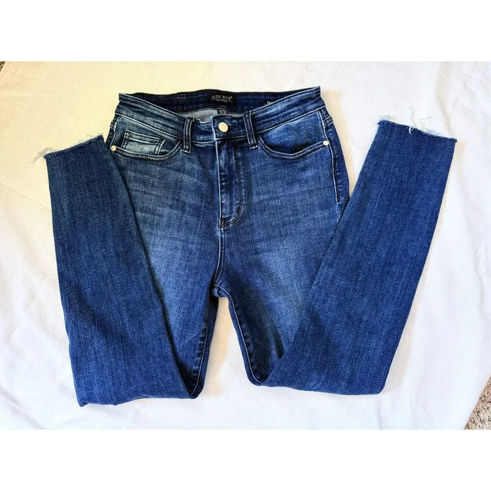 Judy Blue High Rise Distressed Skinny Jeans Raw Hem Size 11/30 - Picture 6 of 9